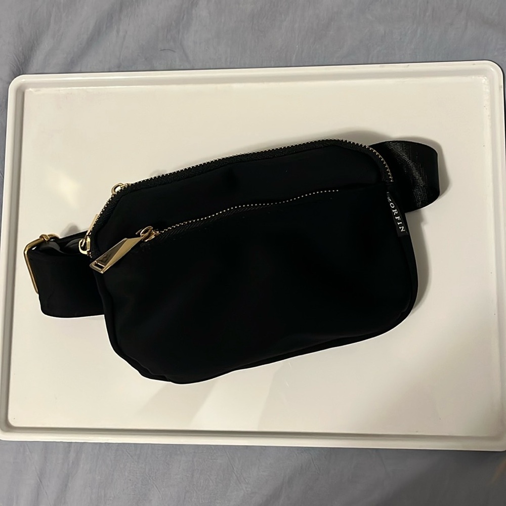 Black and gold spacious belt bag unisex NWOT - Picture 1 of 4